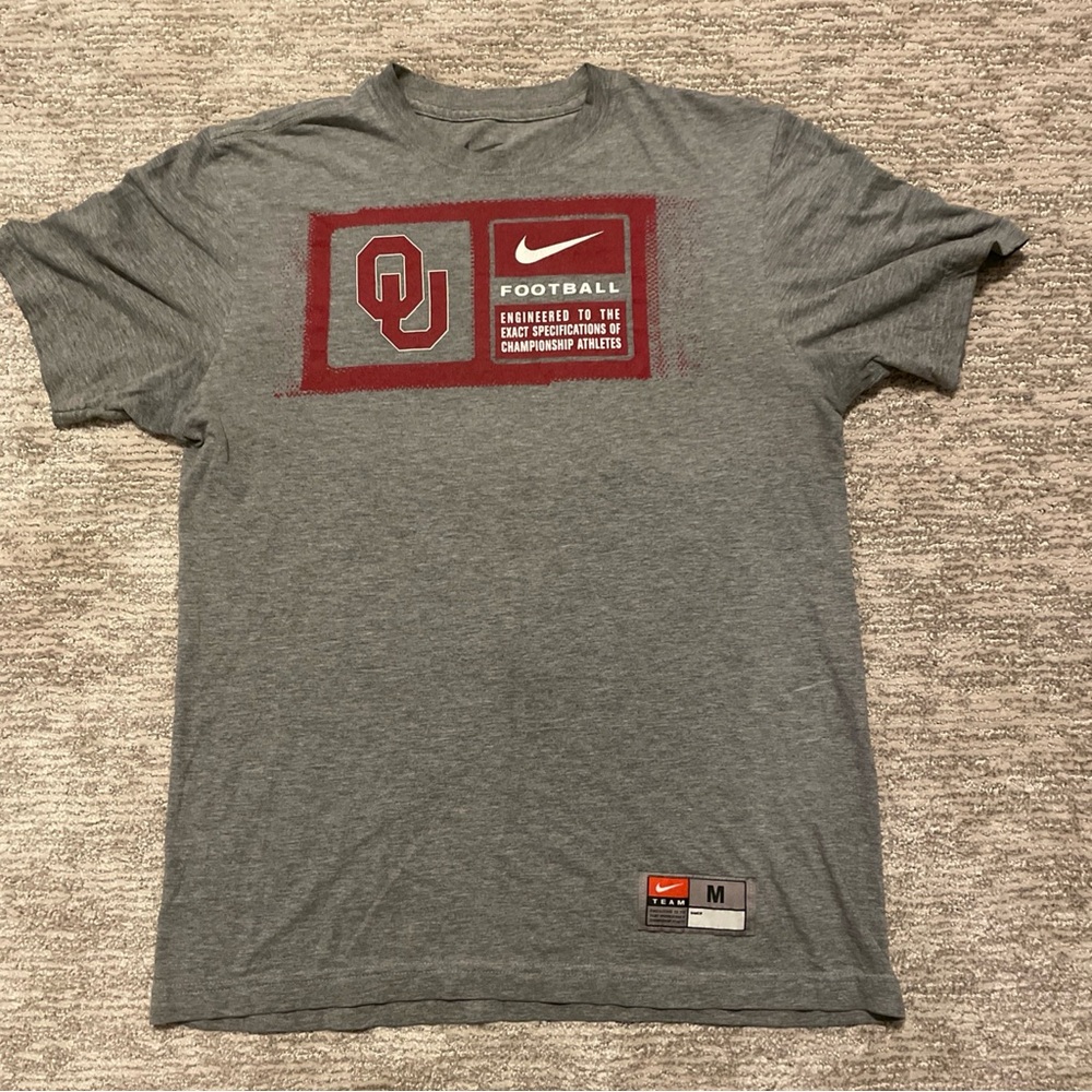 Nike Team Oklahoma Sooners Football T Shirt Gray Men’s Size Medium Short Sleeve